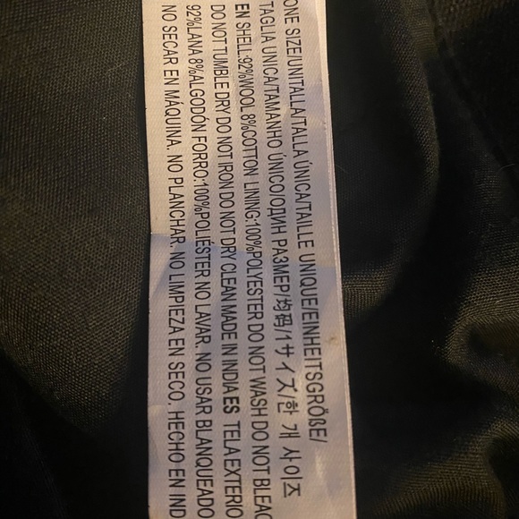 Forever 21 ~ Pendleton style “Carpet” Bag Purse w/black belt leather like strap! - Picture 13 of 15